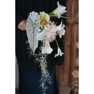 cosa原创设计白月光仿真下垂瀑布式花艺花束领证婚礼手捧花假花