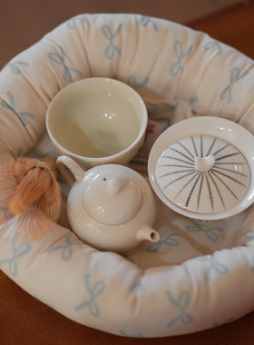 可爱蝴蝶结桌面置物篮首饰钥匙化妆品桌面整理收纳筐储物拍照道具