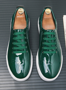 漆皮亮面小皮鞋绿色韩版潮牌精神小伙鞋子男士板鞋ins小众潮鞋子