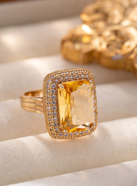 轻奢方形微镶黄钻锆石戒指