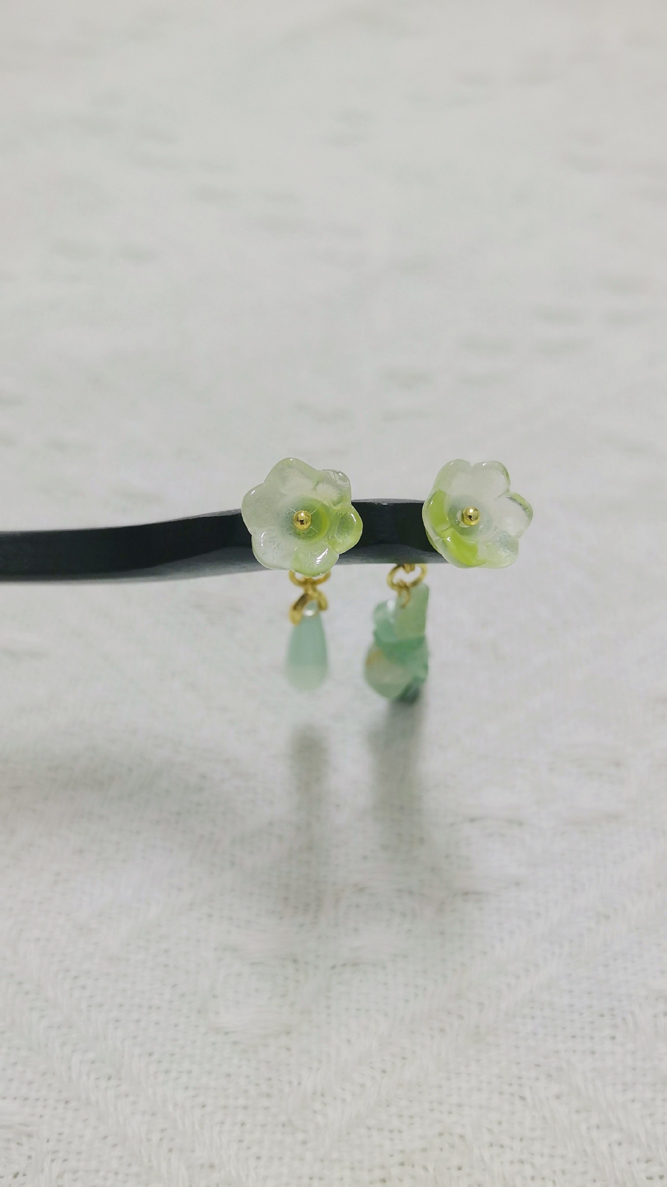 古风新中式绿色铃兰花水滴型碎石东陵玉吊坠发簪日常百搭休闲发饰