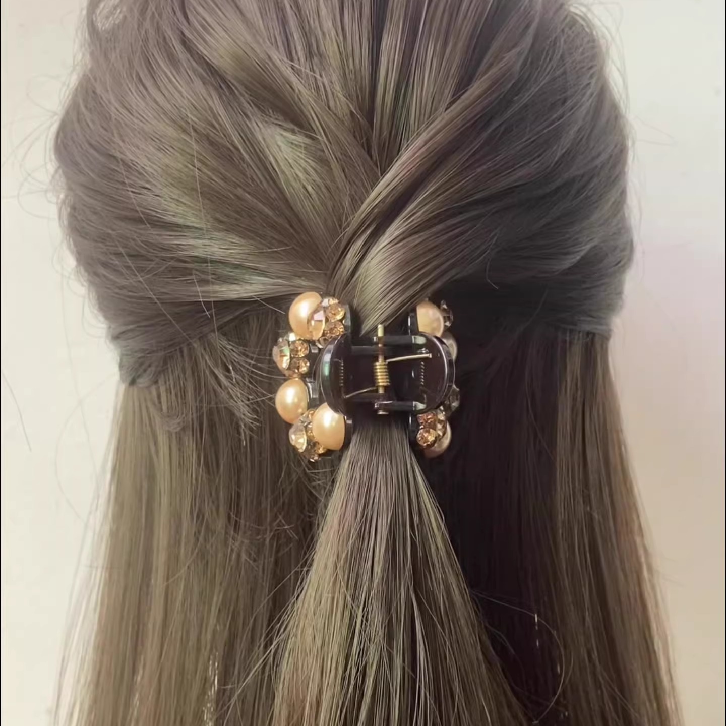 新款气质珠珠抓夹女高级感后脑勺