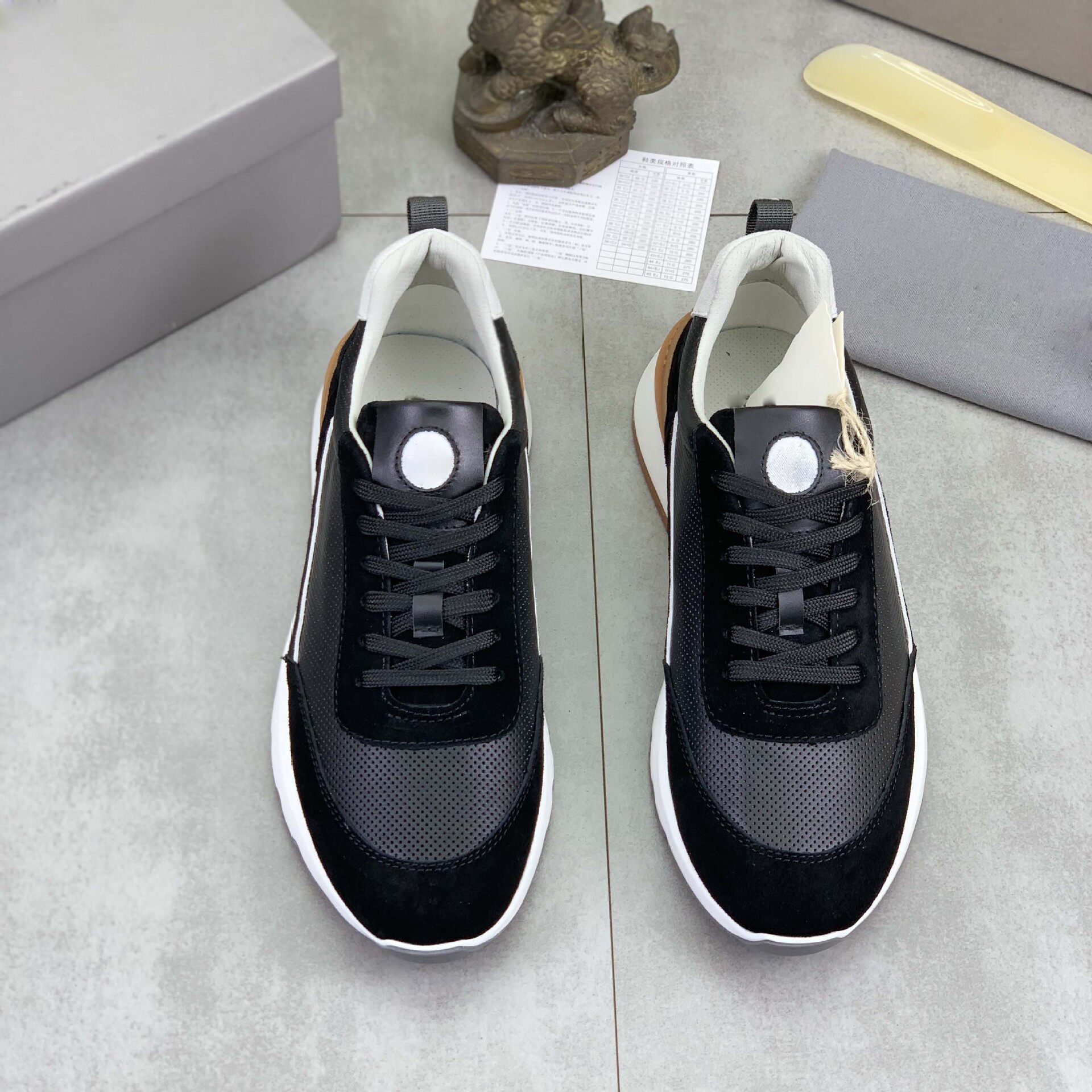 2025夏季透气网面软底男跑步潮鞋