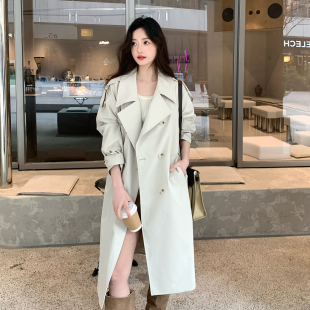乳白色风衣女2026新款高级感大翻领中长款双排扣春季超火外套大衣