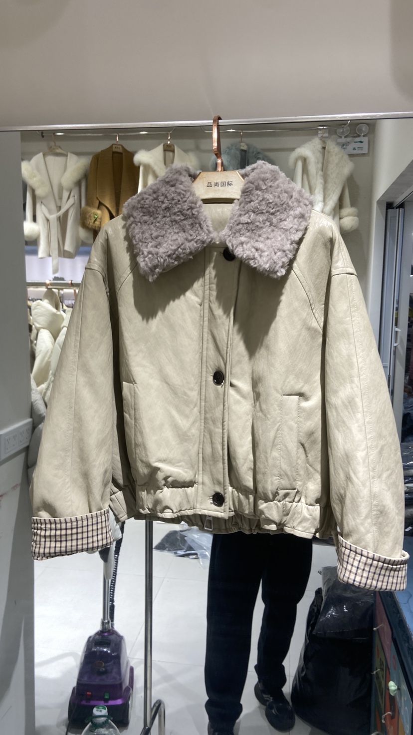 欧货休闲百搭90白鹅绒工装羽绒服短外套女2025冬季新款短款外套潮