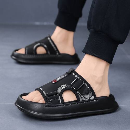 凉鞋男夏季新款透气沙滩鞋男士厚底防滑两用开车黑色皮凉拖鞋