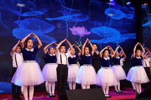 六一儿童节童声中小学生合唱团演出服男女童舞蹈诗歌朗诵表演服装