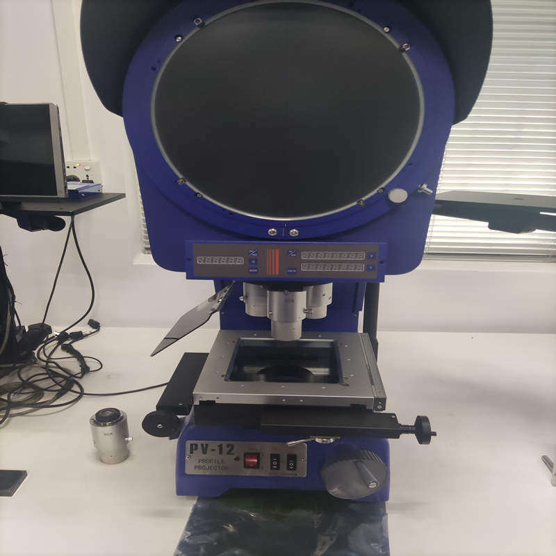 日本OpTecMaster PV-12是一款高精密立式正像投影仪