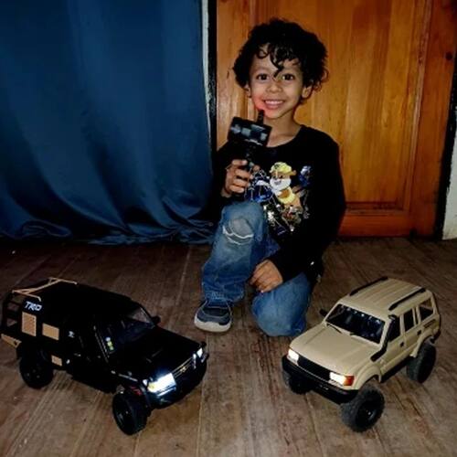 Boy MN82 Full Scale RC CAR 2  2.4G 4WD Off-Road Crawler Car