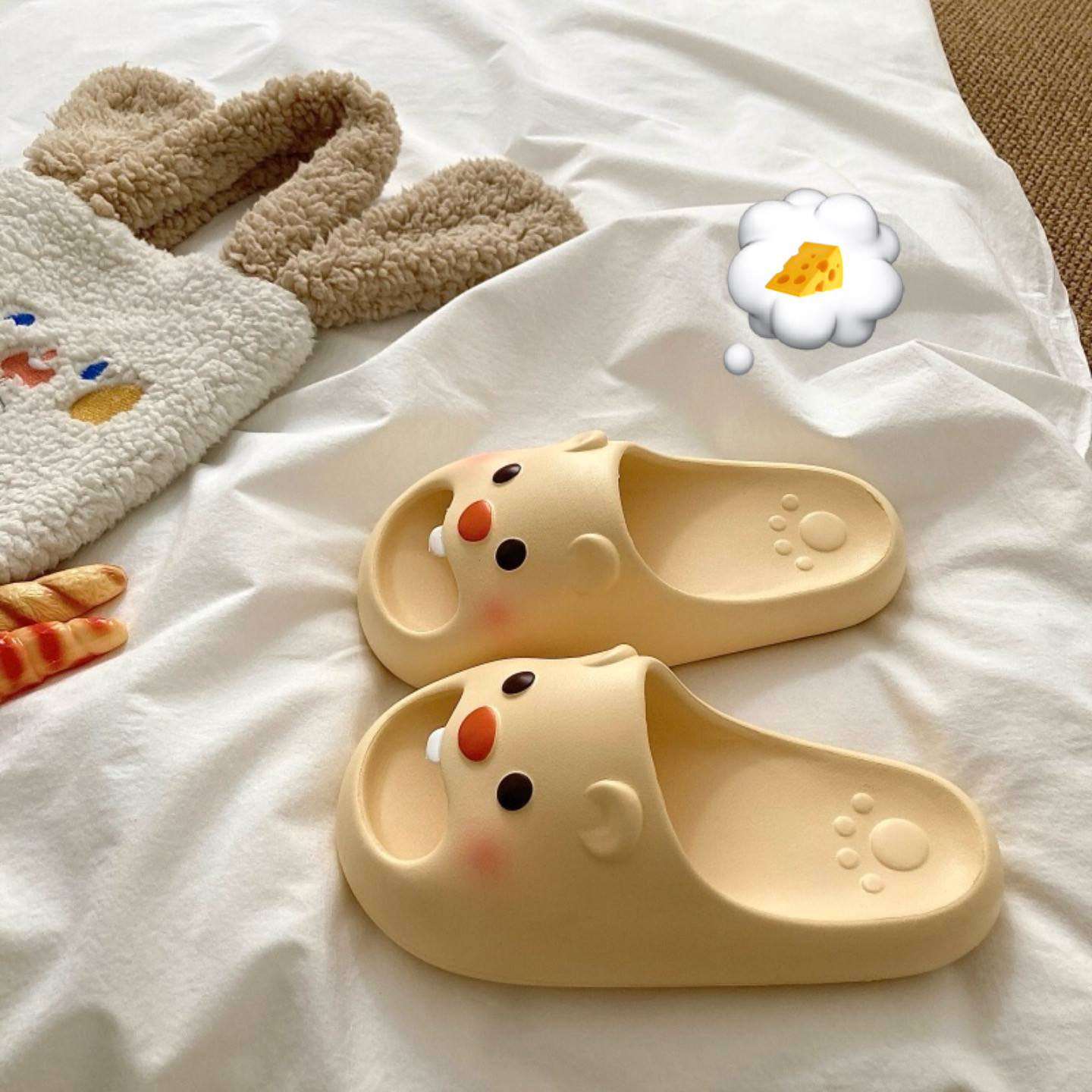 软萌小海狸~！踩屎感外穿可爱ins凉拖鞋女居家厚底增高防滑一字拖