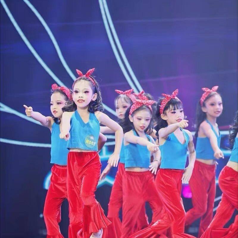 儿童港风复古演出服8090模特走秀服装舞蹈班幼儿园毕业典礼合唱服