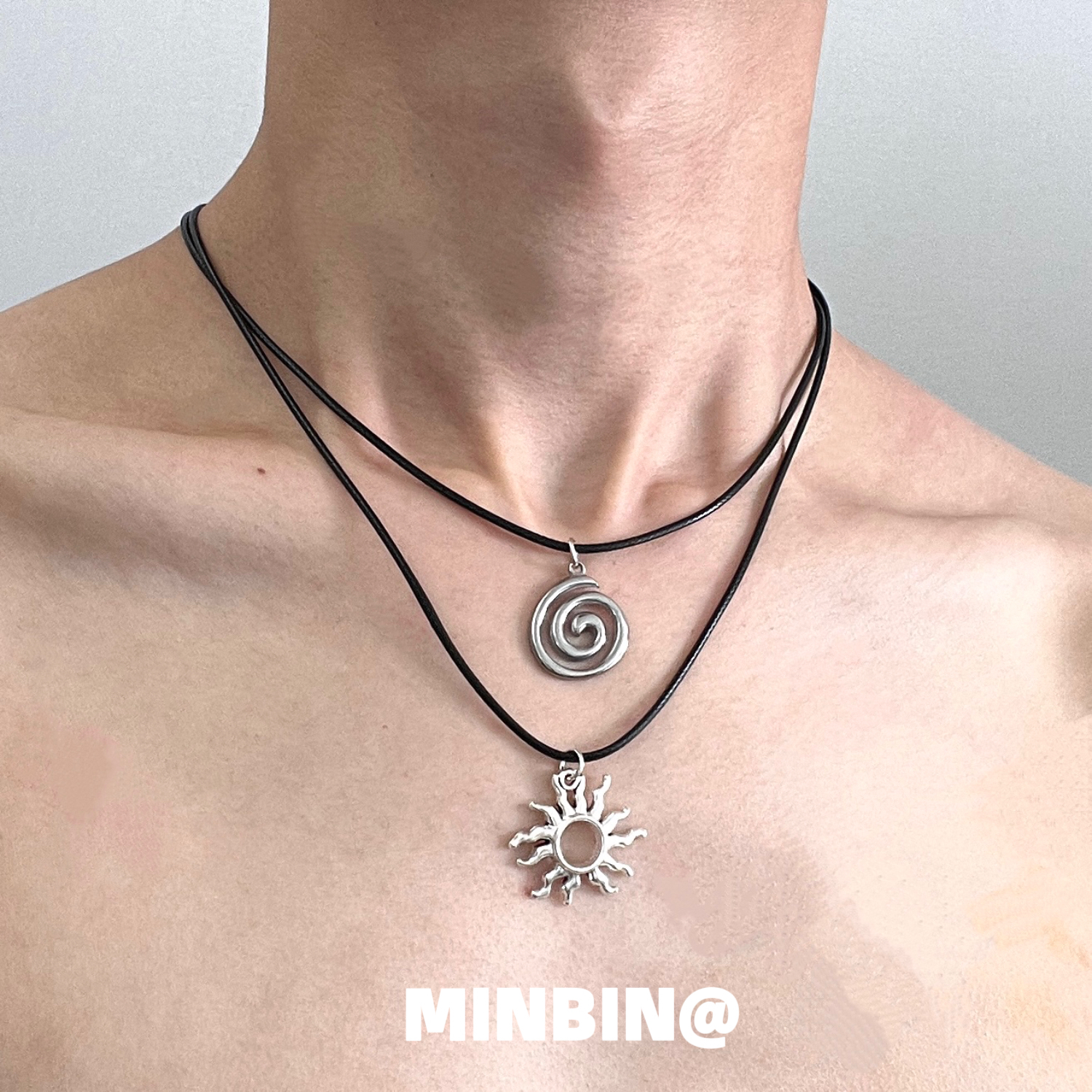 皮绳太阳漩涡项链ins风