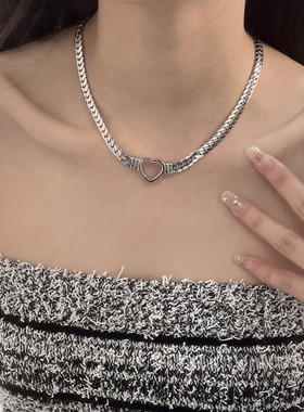 欧美风爱心项链女ins嘻哈冷淡风蛇骨链复古个性钛钢小众锁骨链潮