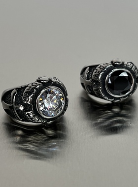 复古十字架戒指男女潮牌朋克嘻哈英文骷髅头宝石指环男士钛钢手饰