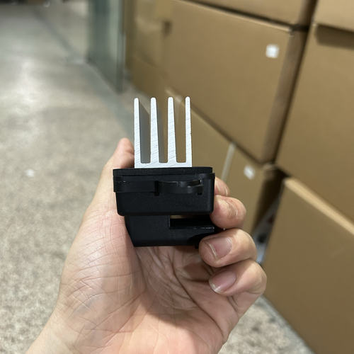 27151ZM70A 27151ZT00A 271515Z000适用尼桑鼓风机电阻
