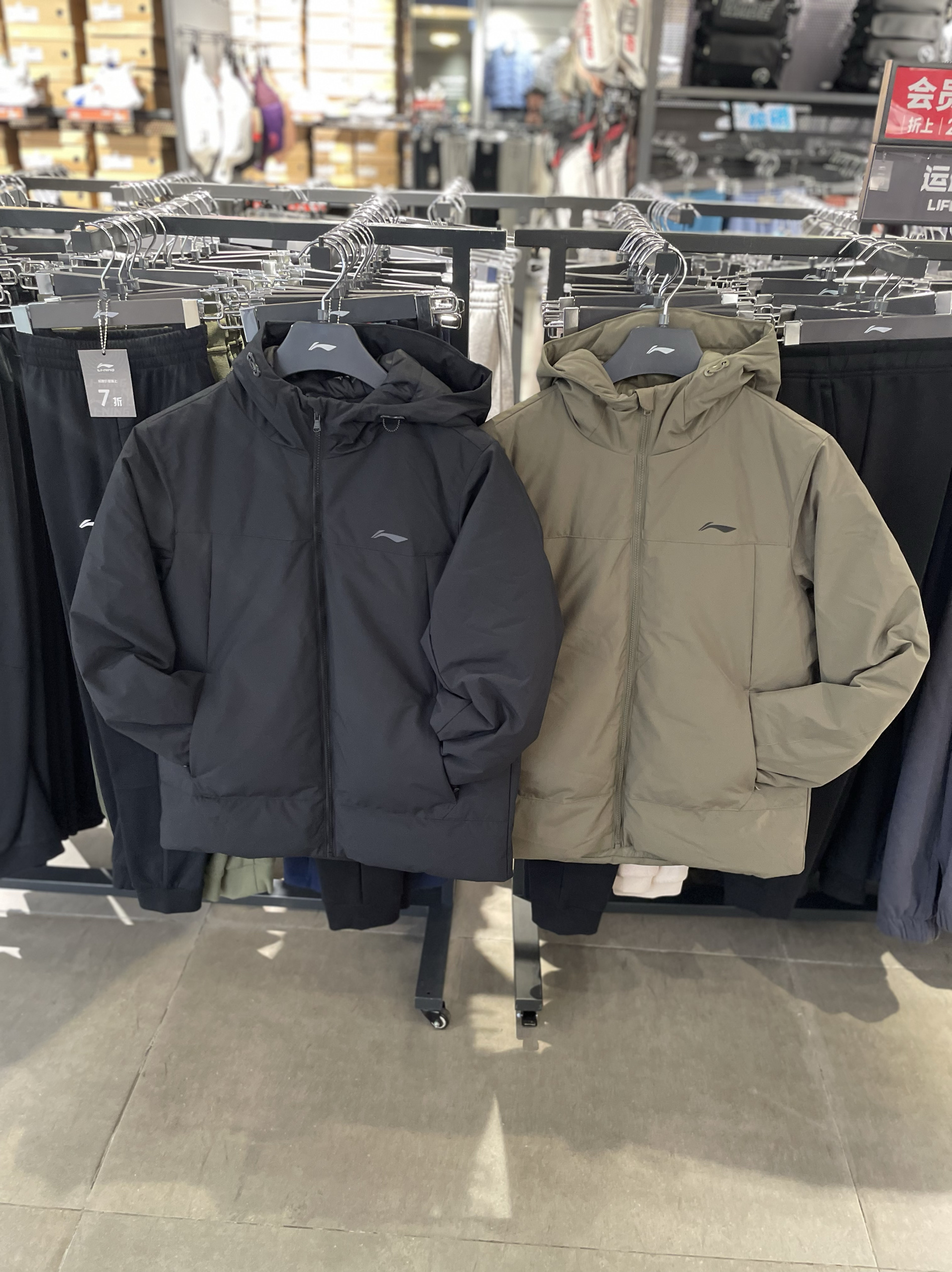 李宁男防风防泼水休闲连帽羽绒服