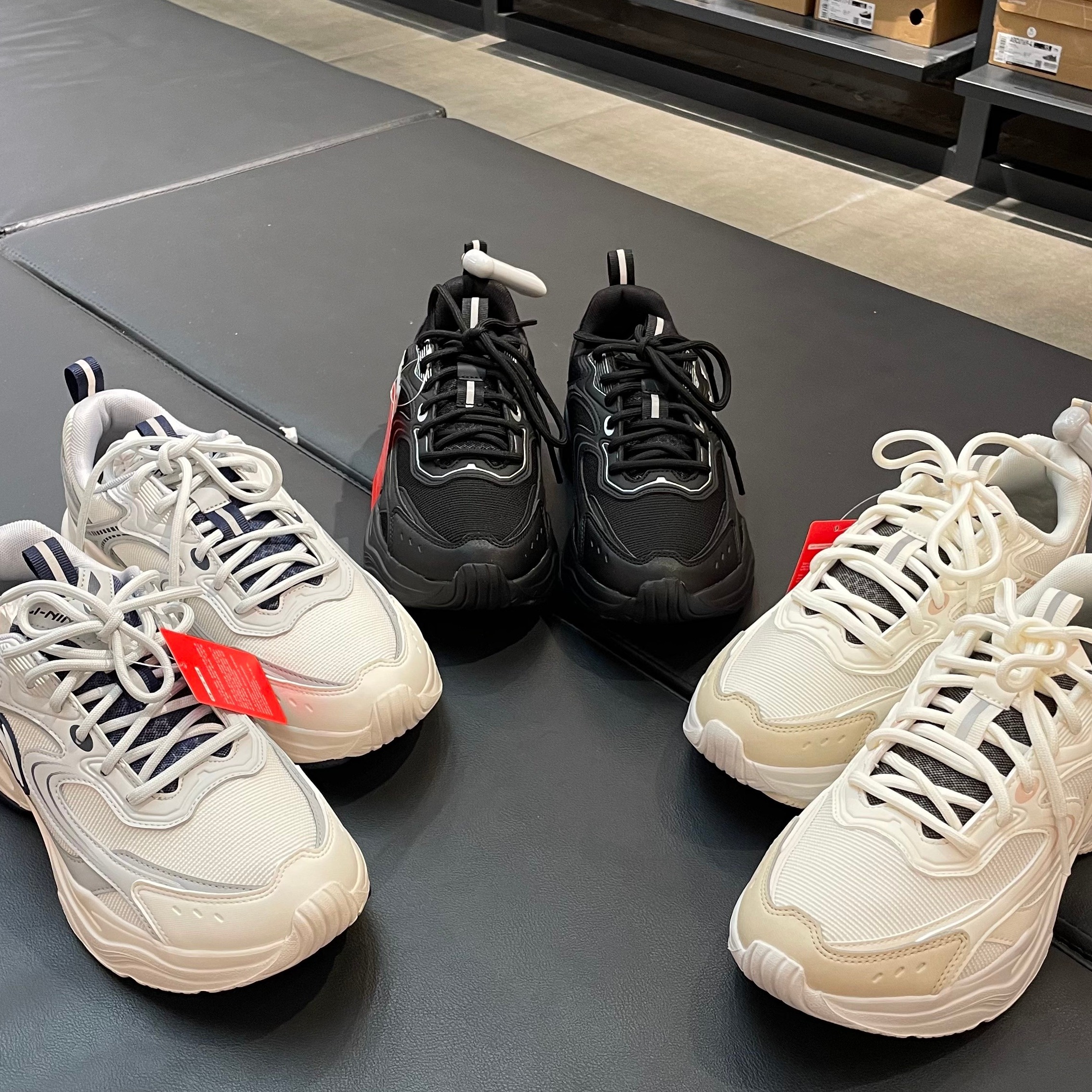 李宁男子川行舒适回弹运动休闲鞋