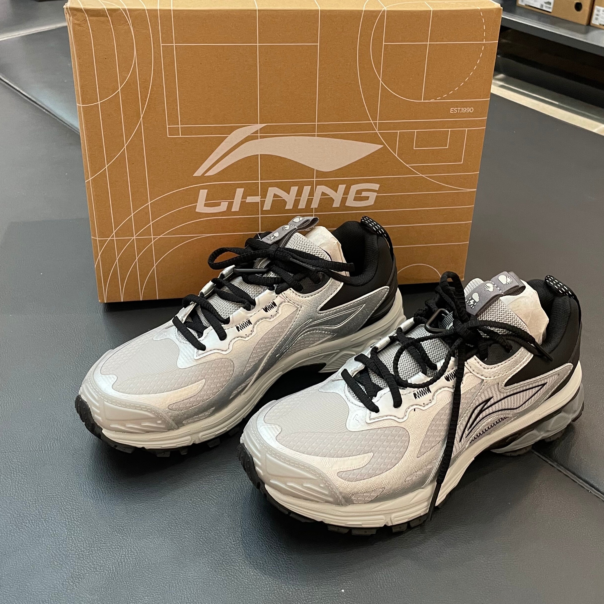 李宁扶摇2.0Trail男复古跑步鞋