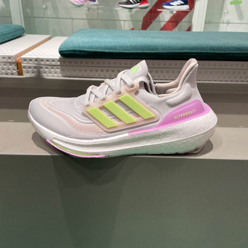 阿迪达斯女鞋2024夏新款ULTRABOOST透气缓震休闲运动跑步鞋IE3337