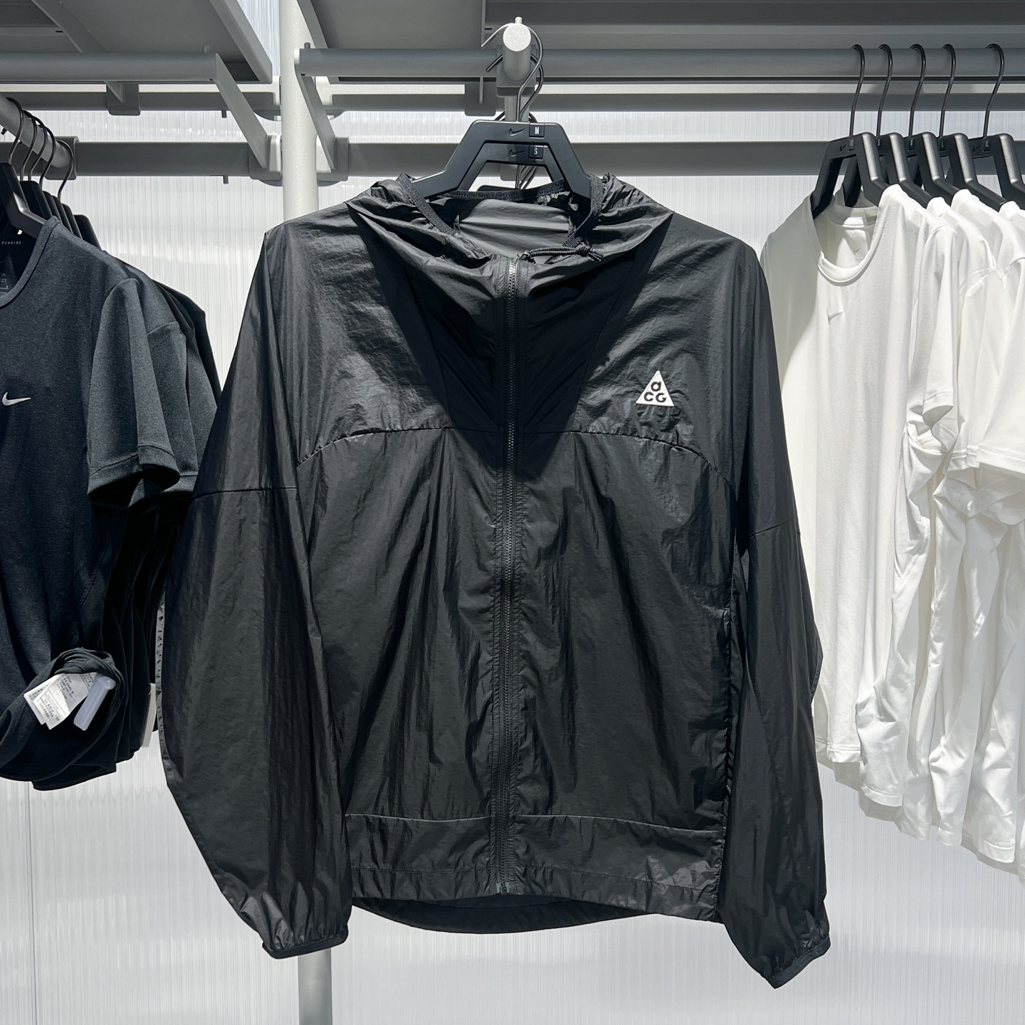 耐克男装2025夏新款AGG户外防风连帽休闲夹克运动外套 DB0979-015
