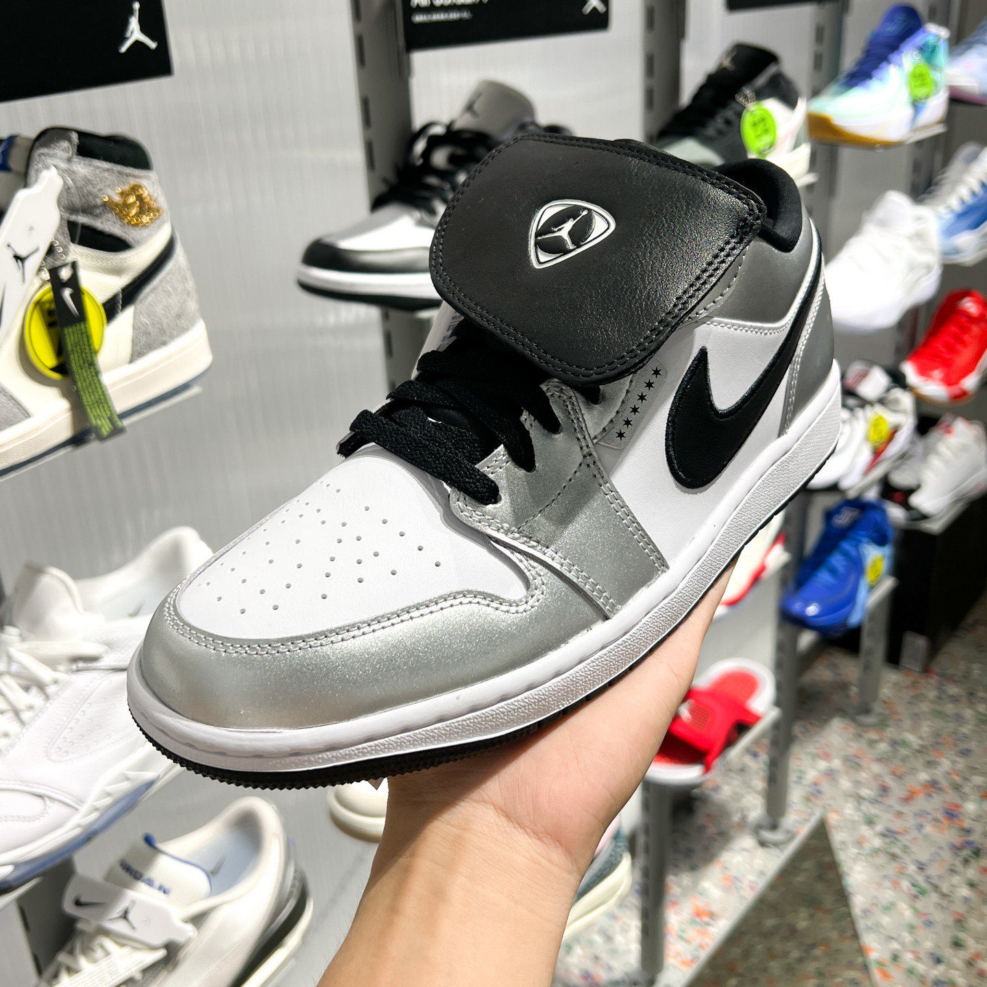 正品耐克男鞋2026夏款AJ1黑白银魔术贴低帮复古篮球鞋 IR2278-100