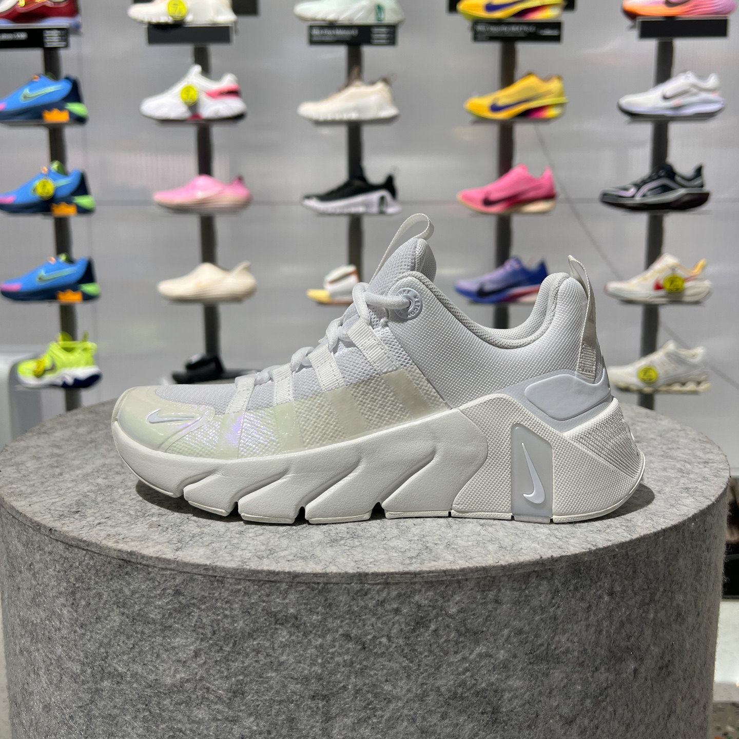 NIKE耐克女鞋26夏新款FR