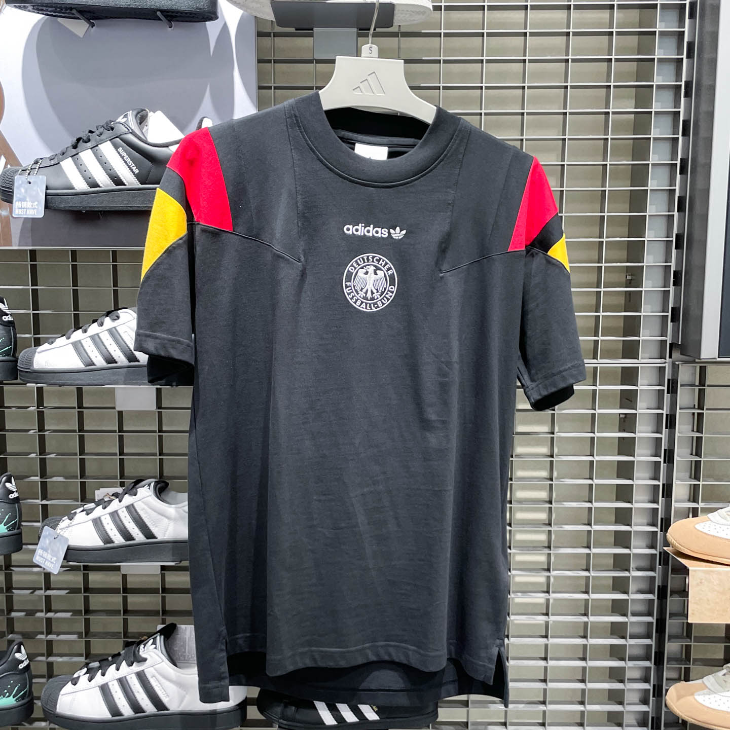 正品阿迪达斯男2026秋季新款德国队足球休闲运动服短袖T恤 KY7083