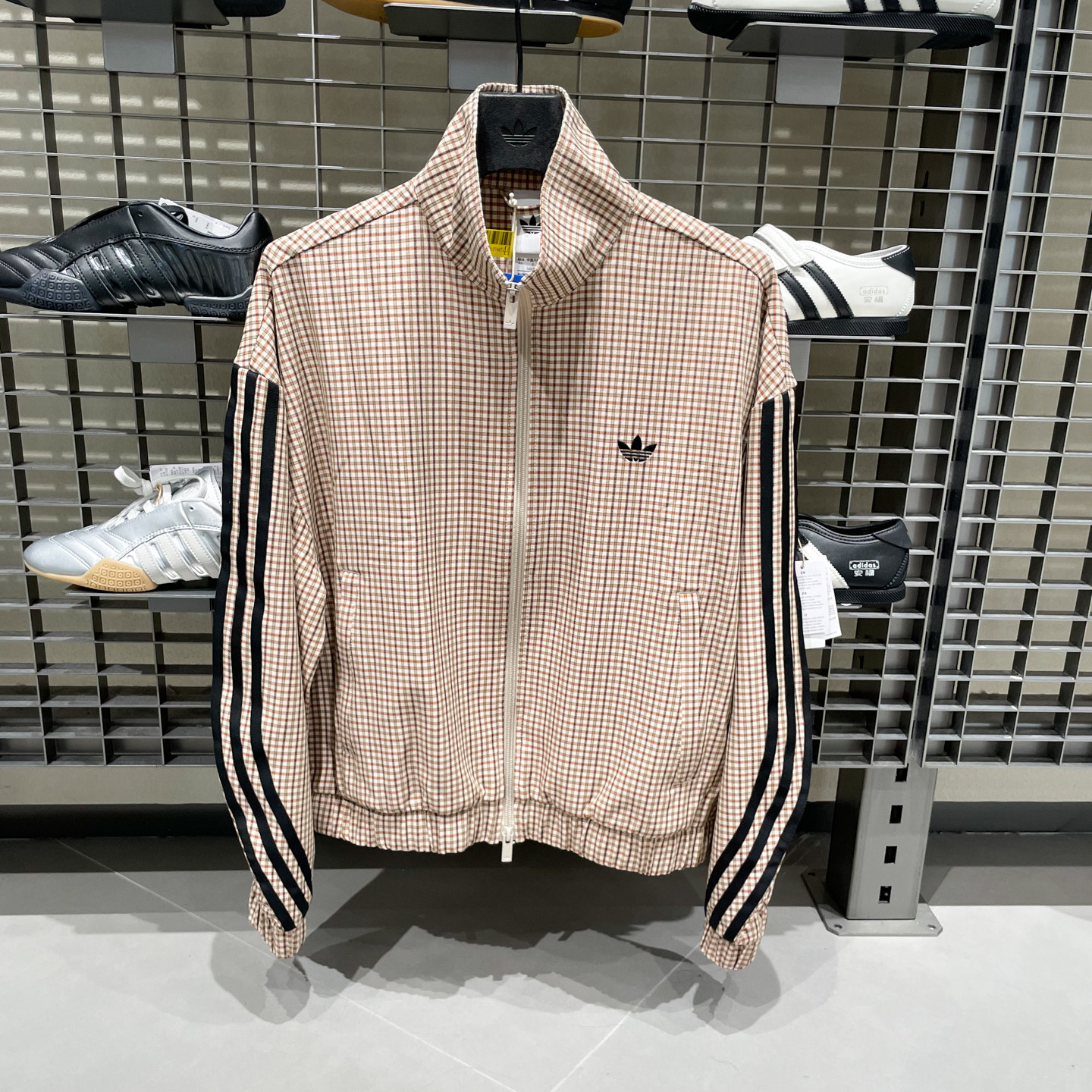 Adidas阿迪达斯三叶草女2
