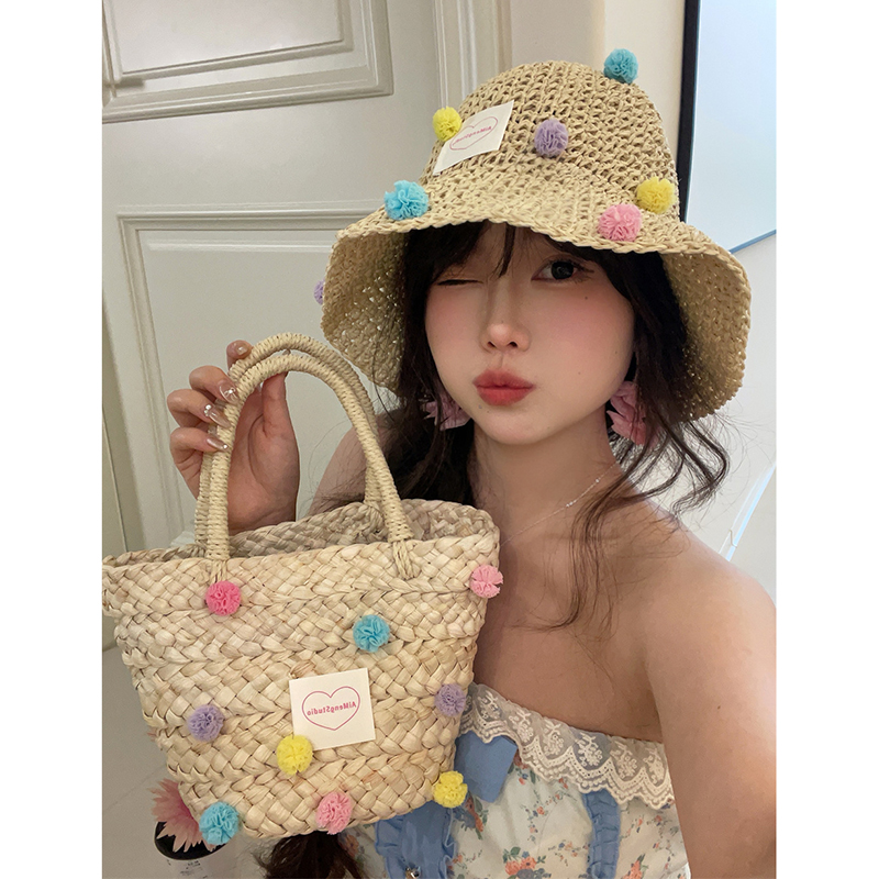 2025新款遮阳防晒帽子海边沙滩度假太阳帽彩色球球包包草帽女夏季