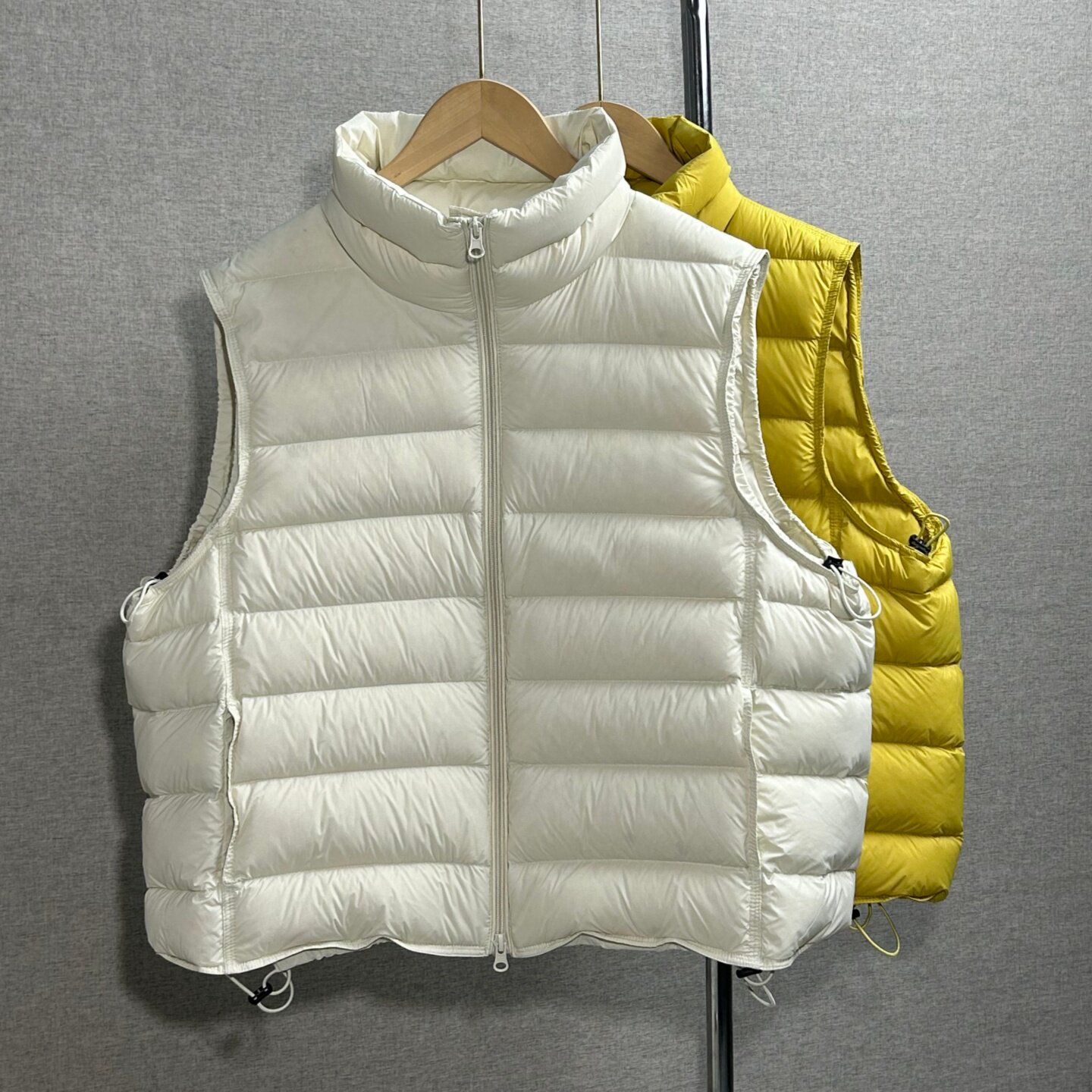 明摩冬季爆款排骨羽绒马甲女2025新款韩版简约小个子宽松背心外套