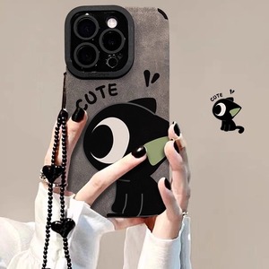 可爱罗小黑适用苹果16promax手机壳新款iPhone15复古羊巴皮17小众网红14高级感手链12超火创意13全包贴皮软壳