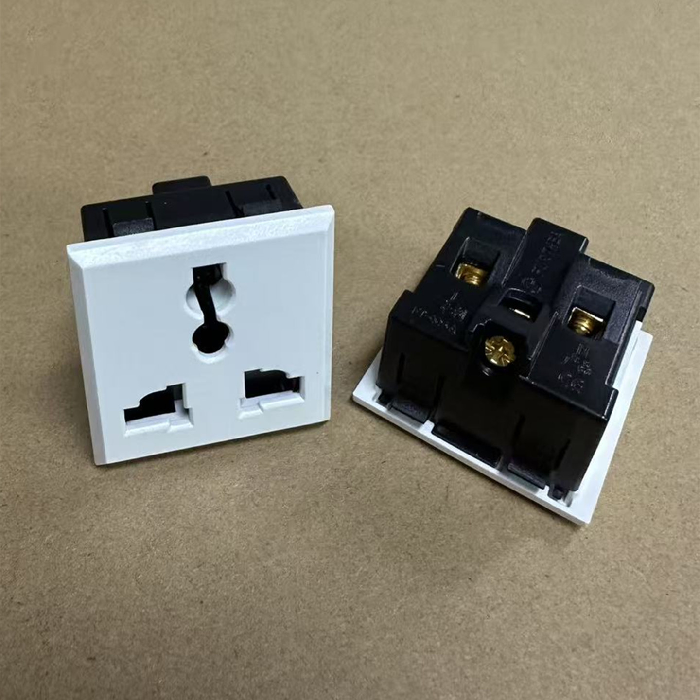 嵌入式多功能外贸用插座模块英标