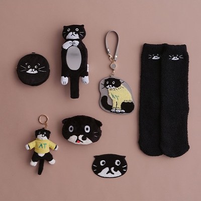 予 日本代购Afternoon下午茶联名崔英珠Mochan黑猫抱偶 包挂 毛毯