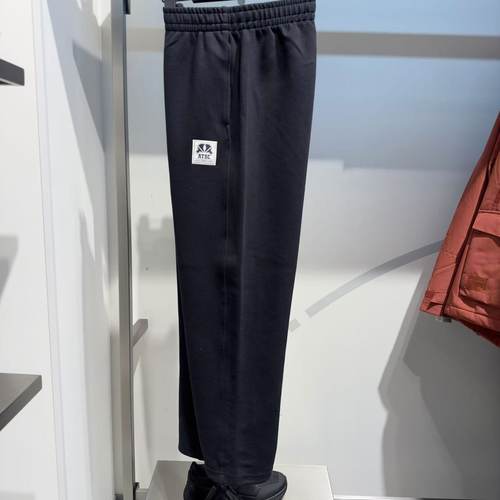 安踏男士冬季舒适宽松百搭直筒