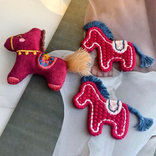 红色小马毛线刺绣毛绒装饰新年款diy服饰辅料配件马年开运胸针