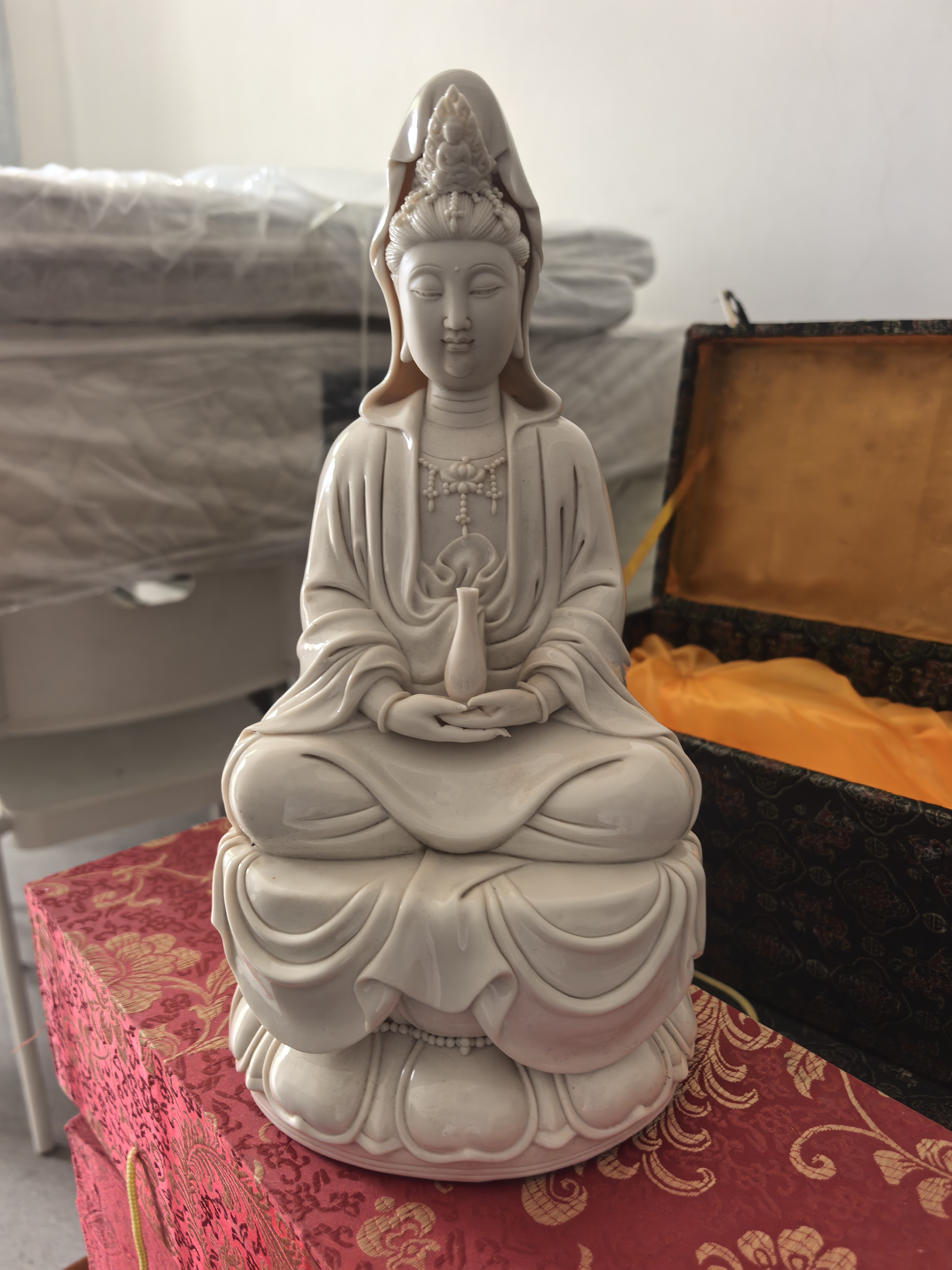 陶瓷观世音菩萨家用供奉佛像摆件德化白瓷手工雕像南海观音菩萨像