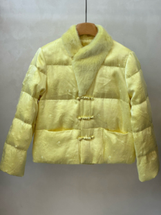 2025冬季新款时尚立领水貂毛盘扣提花90白鹅绒羽绒服