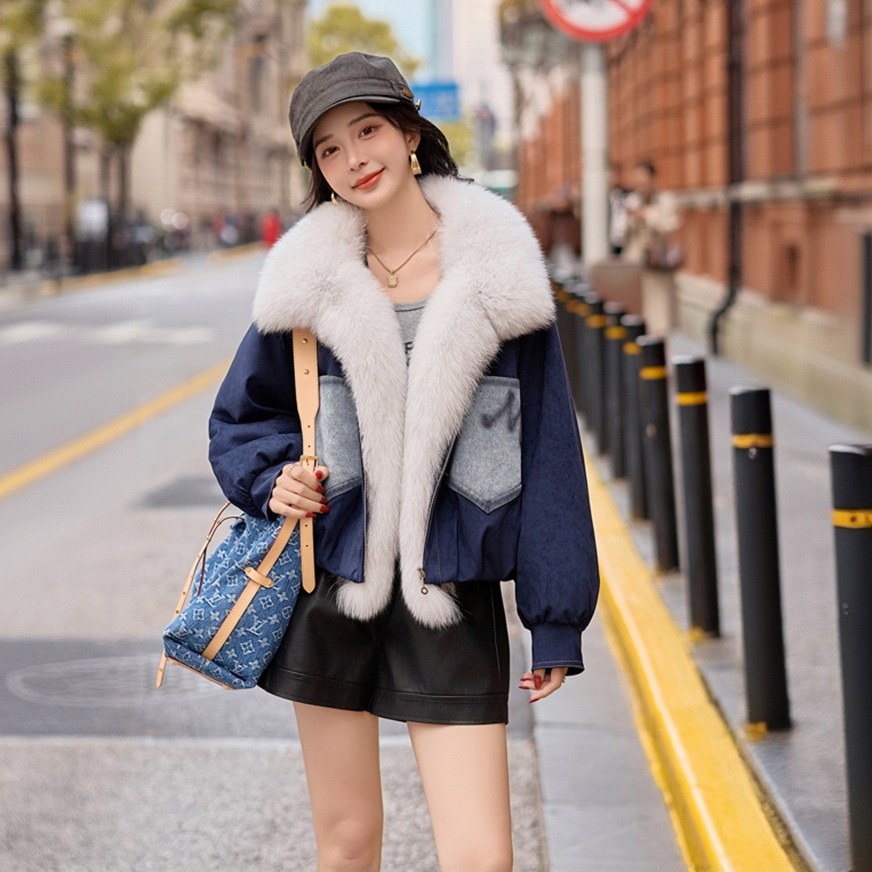 轻奢狐狸毛领牛仔拼接羽绒服短款小个子时尚高级感休闲派克服外套