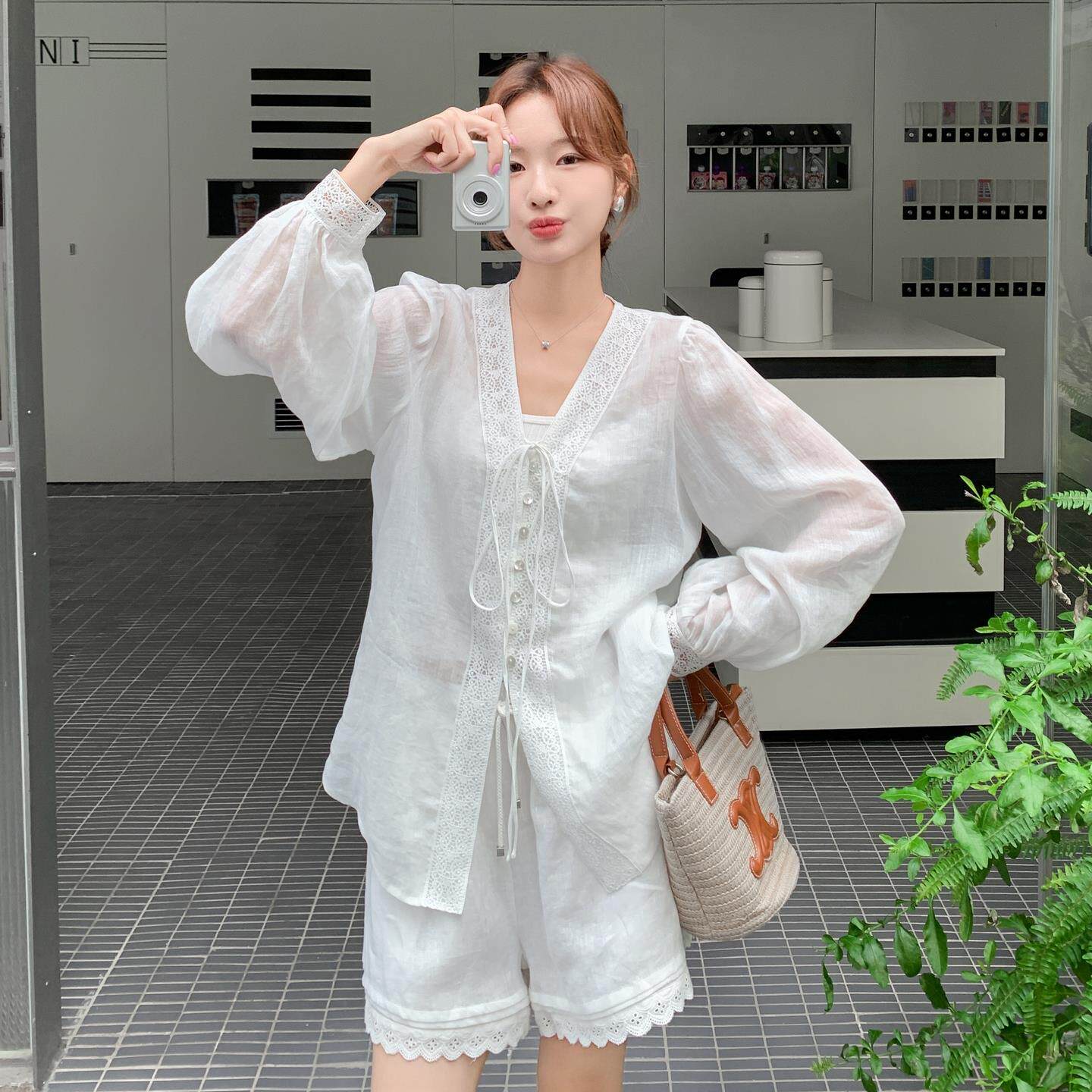 法式松弛感蕾丝刺绣套装女夏新款轻薄V领长袖防晒衬衫短裤两件套