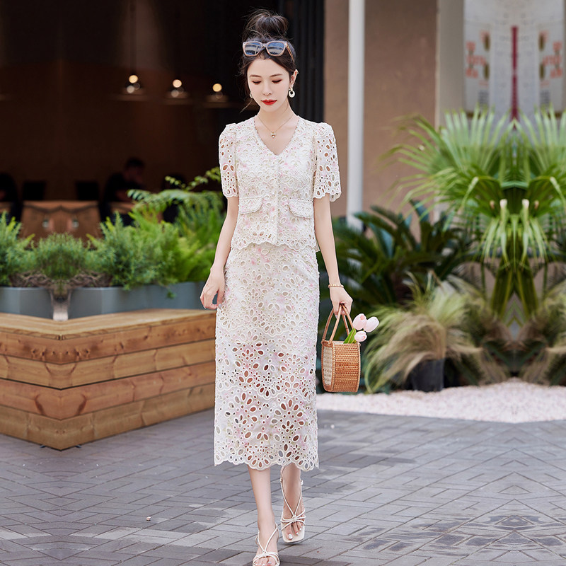 高级感名媛显瘦套装长裙女夏新款小香风镂空气质蕾丝半身裙两件套