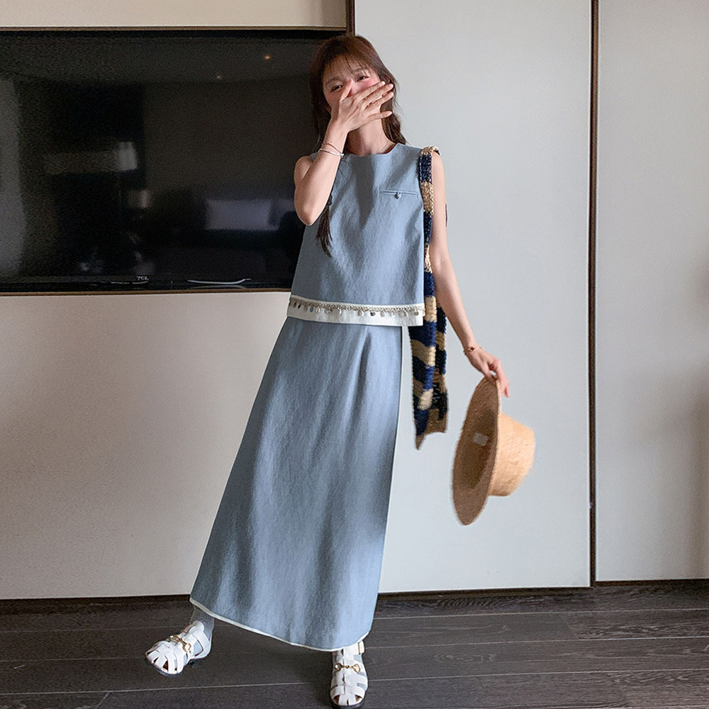 蓝色减龄高级感无袖背心套装裙女2025夏新款时尚显瘦半身裙两件套
