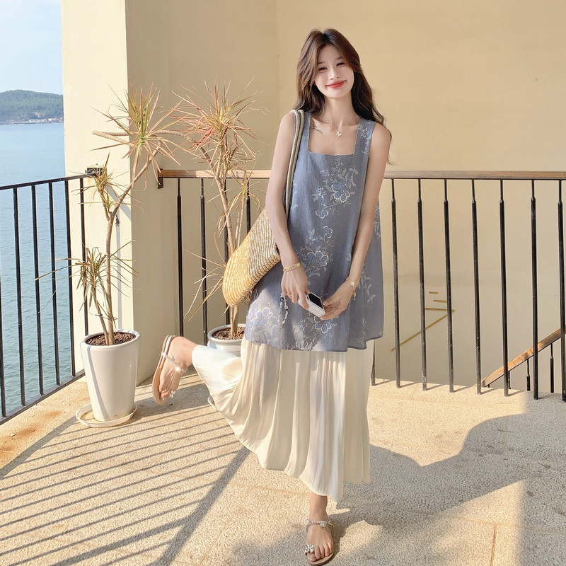 灰蓝色刺绣印花无袖背心假两件连衣裙女夏季法式设计感及踝长裙子