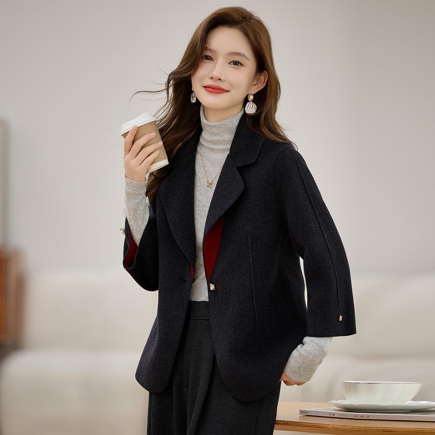 极简风气质西装领毛呢外套女秋冬新款时尚宽松短款双面羊毛呢大衣