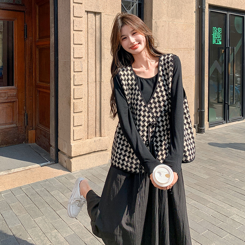 秋季穿搭一整套高级感千鸟格马甲赫本风黑色长袖连衣裙两件套装裙