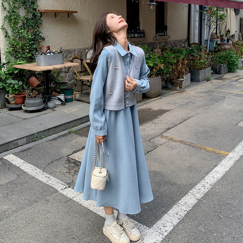 蓝色针织开衫连衣裙套装女秋2025新款法式设计感长袖衬衫裙两件套
