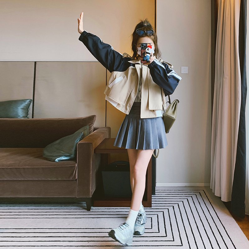 翻领撞色拼接棒球服短款外套女