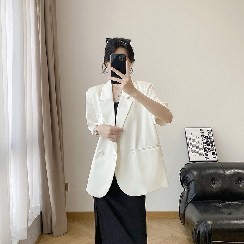 夏季短袖轻薄缎面西装外套女韩版轻奢高级感宽松奶白色西服上衣