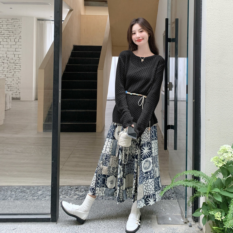 今年流行巨好看套装裙女秋2025新款针织镂空罩衫碎花半身裙三件套