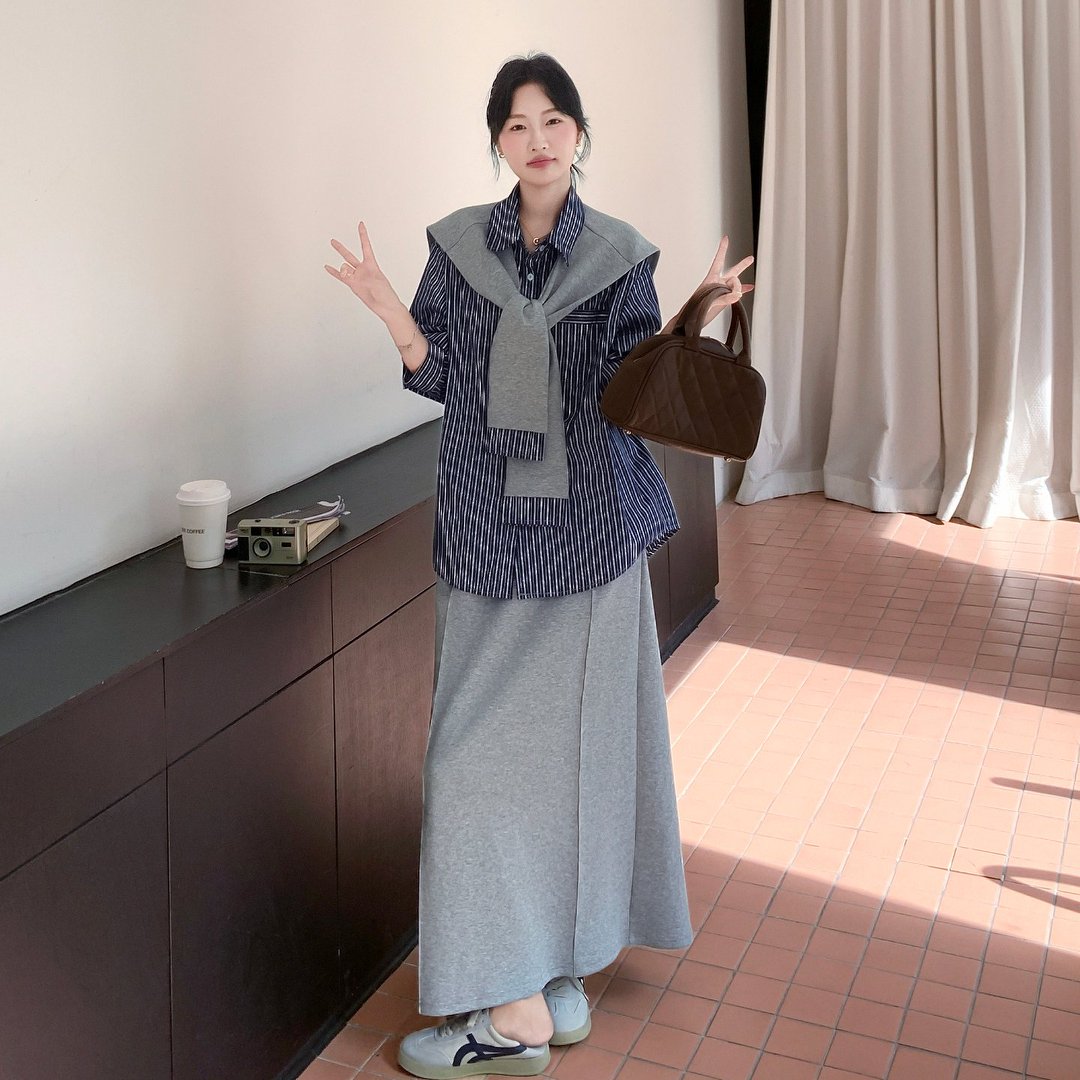 韩系松弛感ootd一整套穿搭三件套秋季新款披肩条纹衬衫半身裙套装