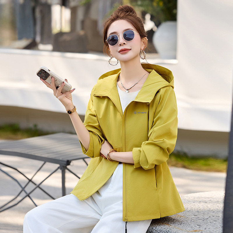 宽松外套女短款春季新款时尚休闲户外减龄薄款连帽风衣小个子夹克